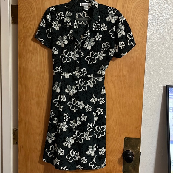 Dresses & Skirts - dress